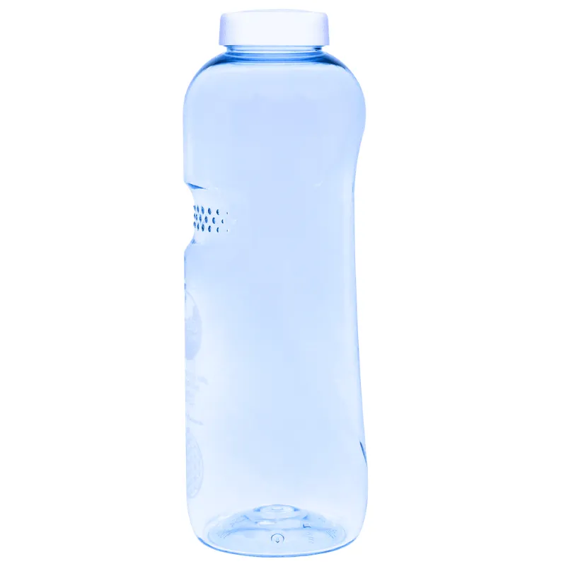 Ein Liter Tritanflasche seitliche Ansicht wo man die Griffmulde gut sehen kann