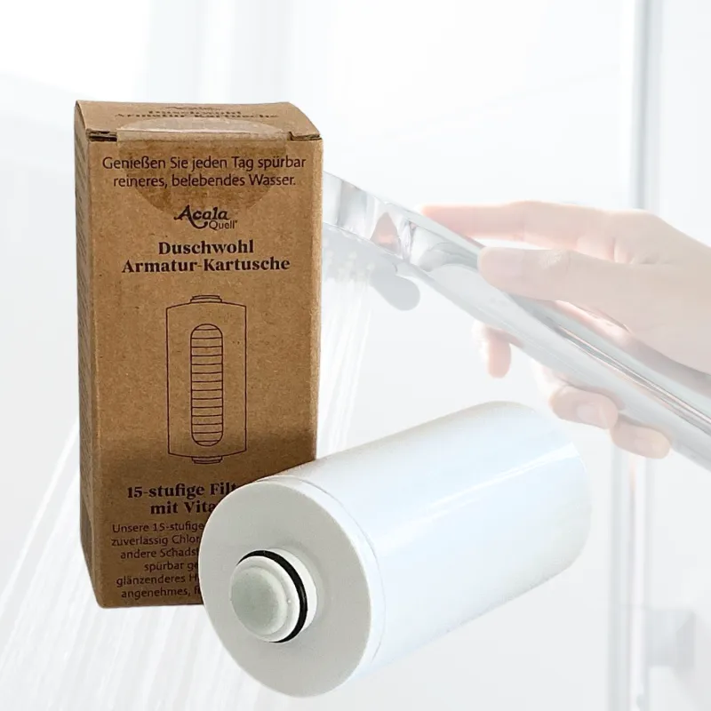 Ersatzarmatur für Duschwasserfilter neben Verpackung