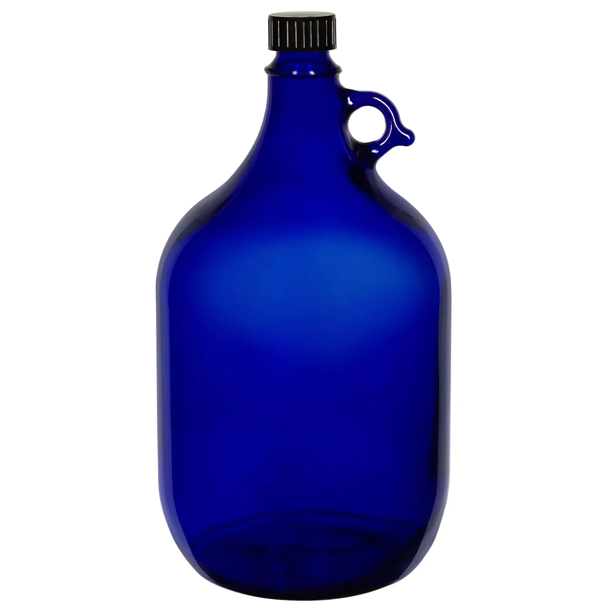 Zu sehen ist eine 5 Liter Blauglasflasche mit schwarzen Schraubdeckel vor weißem Hintergrund. Sie hat einen Ringriff an der rechten Seite. Das Bild zeigt die fünf Liter Blauglasflasche von Acala.
