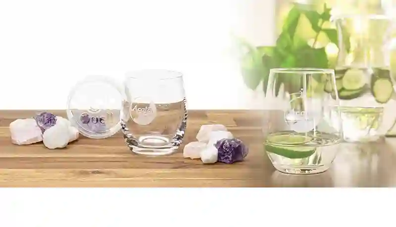 Zubehör für Acala Kannenfilter, wie Filterdeckel und Reinigungshilfen zur Pflege und Erweiterung des Wasserfilters