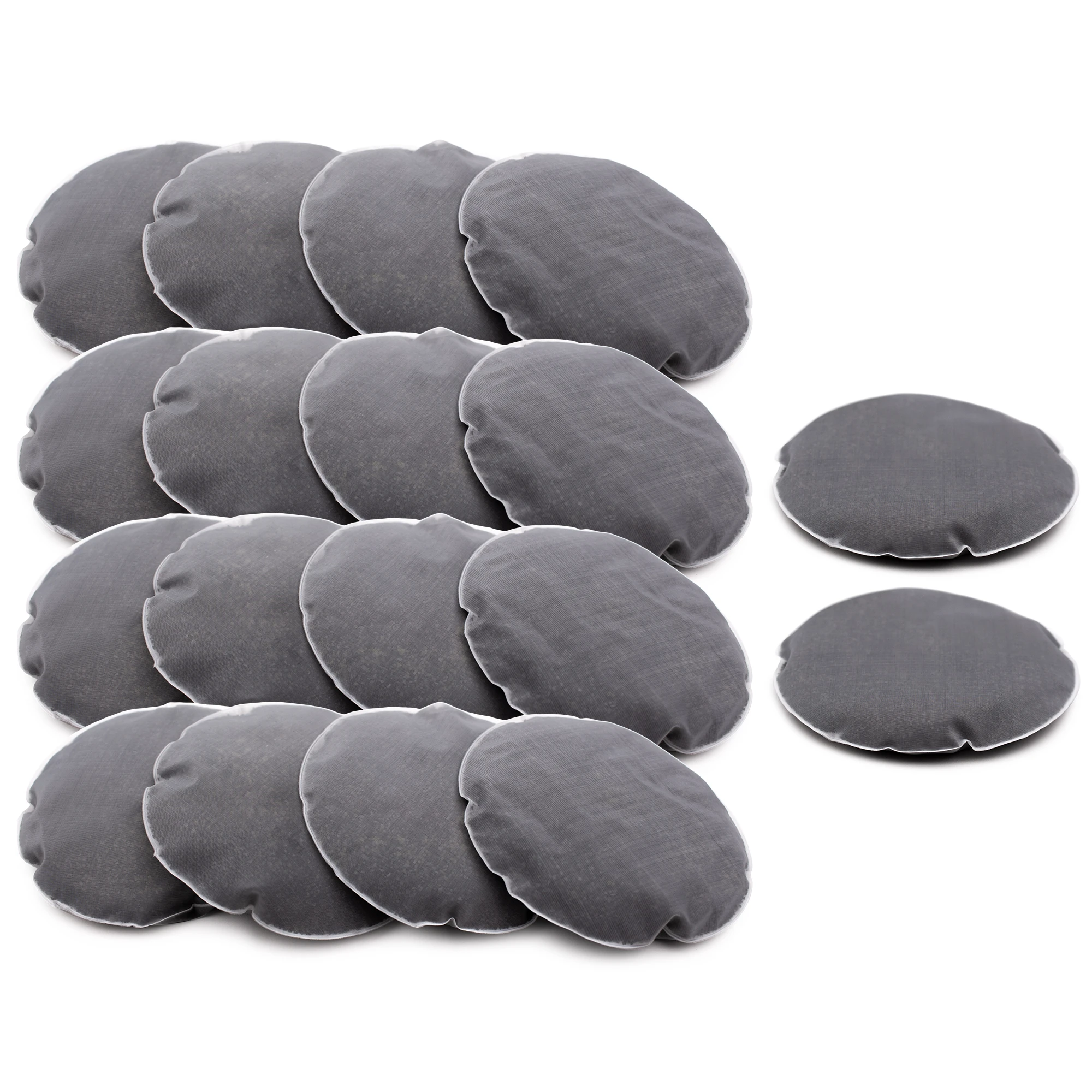 18er Set Kalkfilter│AcalaQuell® Wasserfilter-Kannen Achtzehn schwarze Kalkfilterpads vor weißem Hintergrund. In vier Reihen a vier Stück voreinander und zwei einzelne Kalkfilter Pads rechts neben den Reihen.