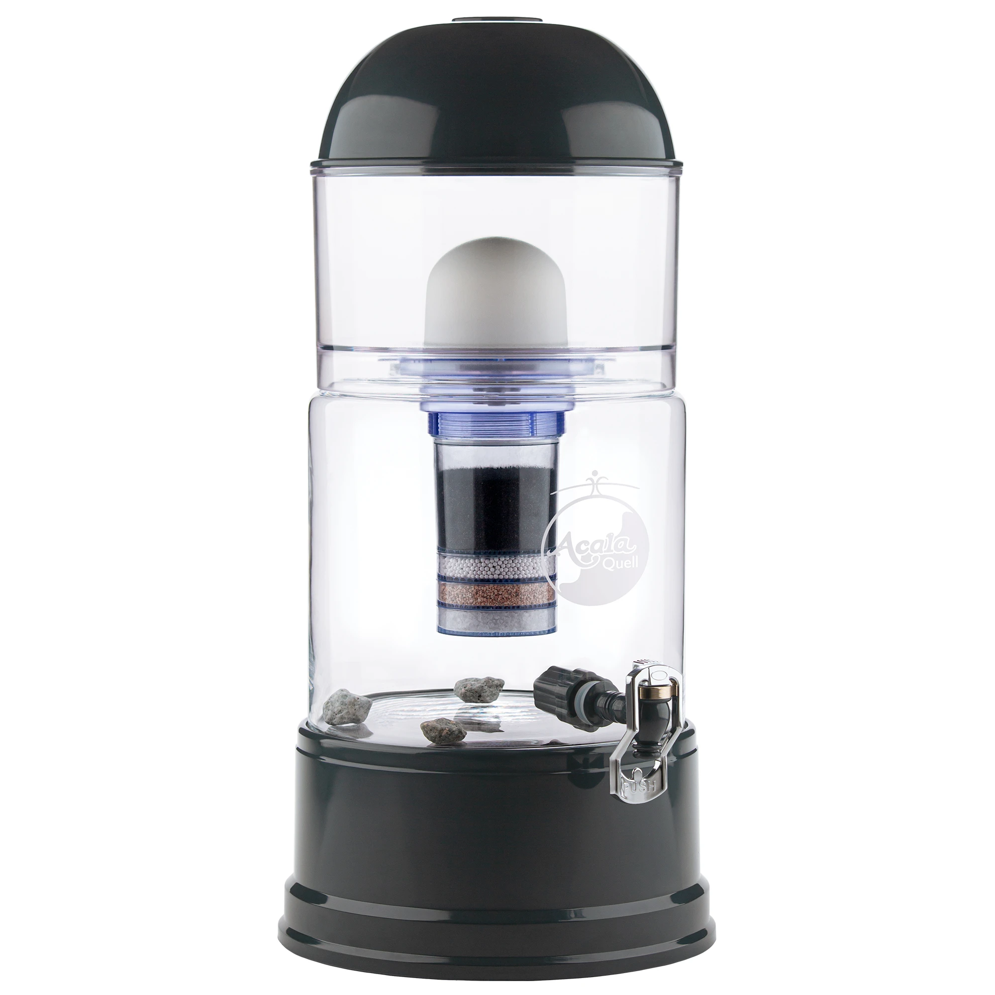Zu sehen ist der Wasserfilter Luna in kristallklar-anthrazit inklusive Filterkartusche und Keramikfilter, weißer Hintergrund. Sockel, halbrunder Deckel und Hahn in anthrazit. 8L Glastank mit heller Acala Logo Gravur und oberer Einfüllbehälter in klar.