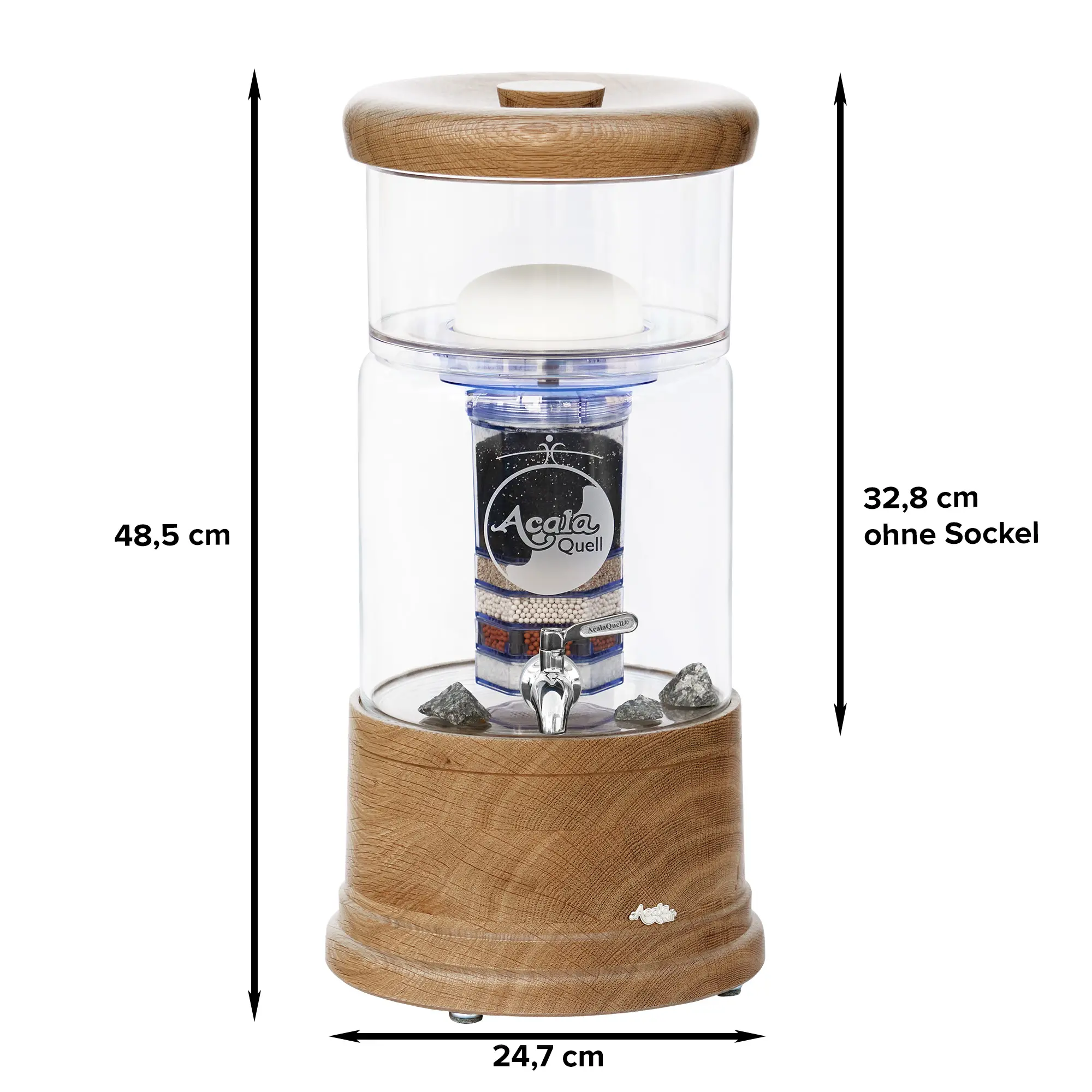 AcalaQuell Mini mit Glastank in kristallklar und Echtholzsockel und Deckel aus Eiche, weißer Hintergrund. mit schwarzen Pfeilen sind die Maße gekennzeichnet.