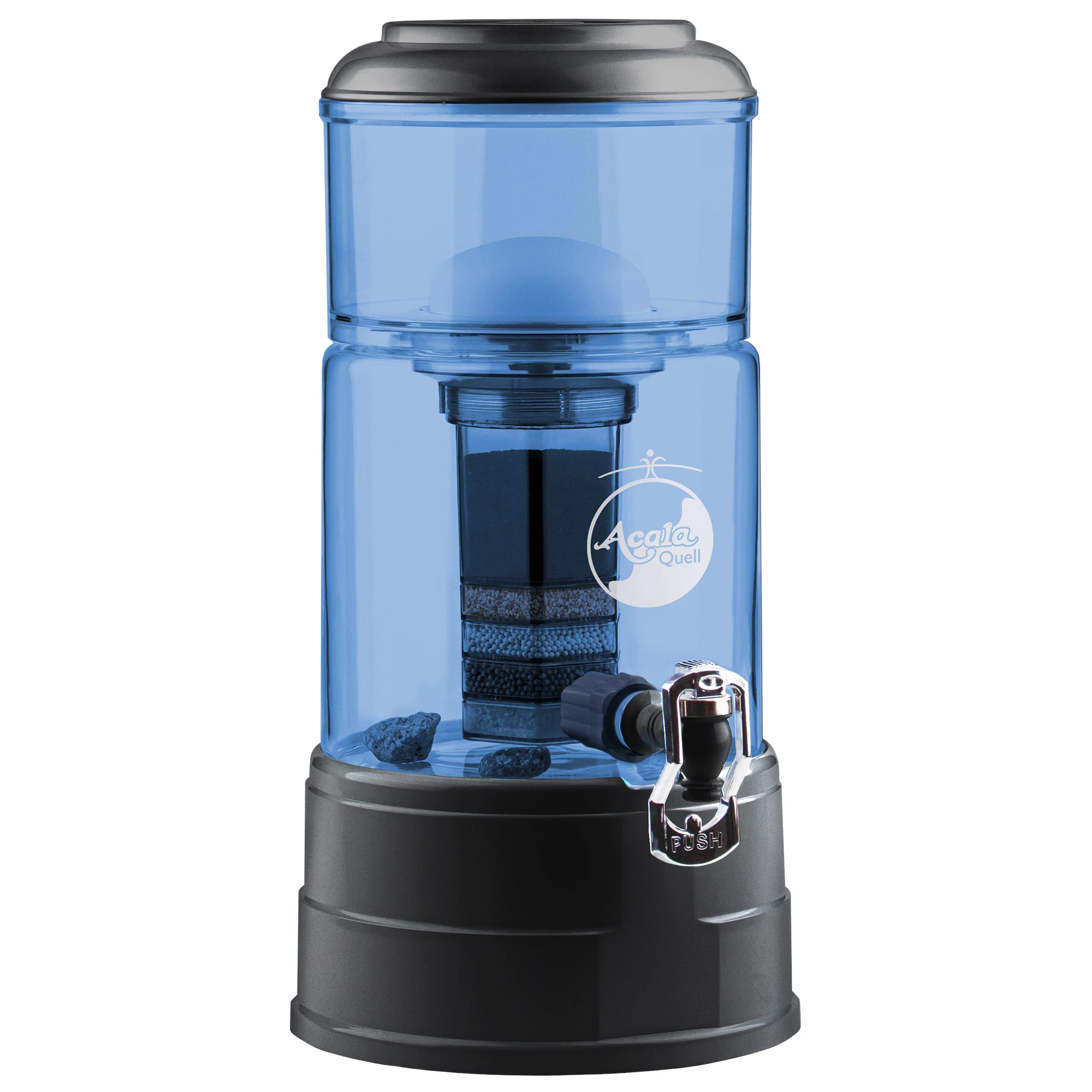Zu sehen ist der Wasserfilter Mini in blau-anthrazit inklusive Filterkartusche und Keramikfilter, weißer Hintergrund. Sockel, Deckel und Hahn in anthrazit. 5L Glastank in blau mit heller Acala Logo Gravur, oberer Einfüllbehälter auch in blau.