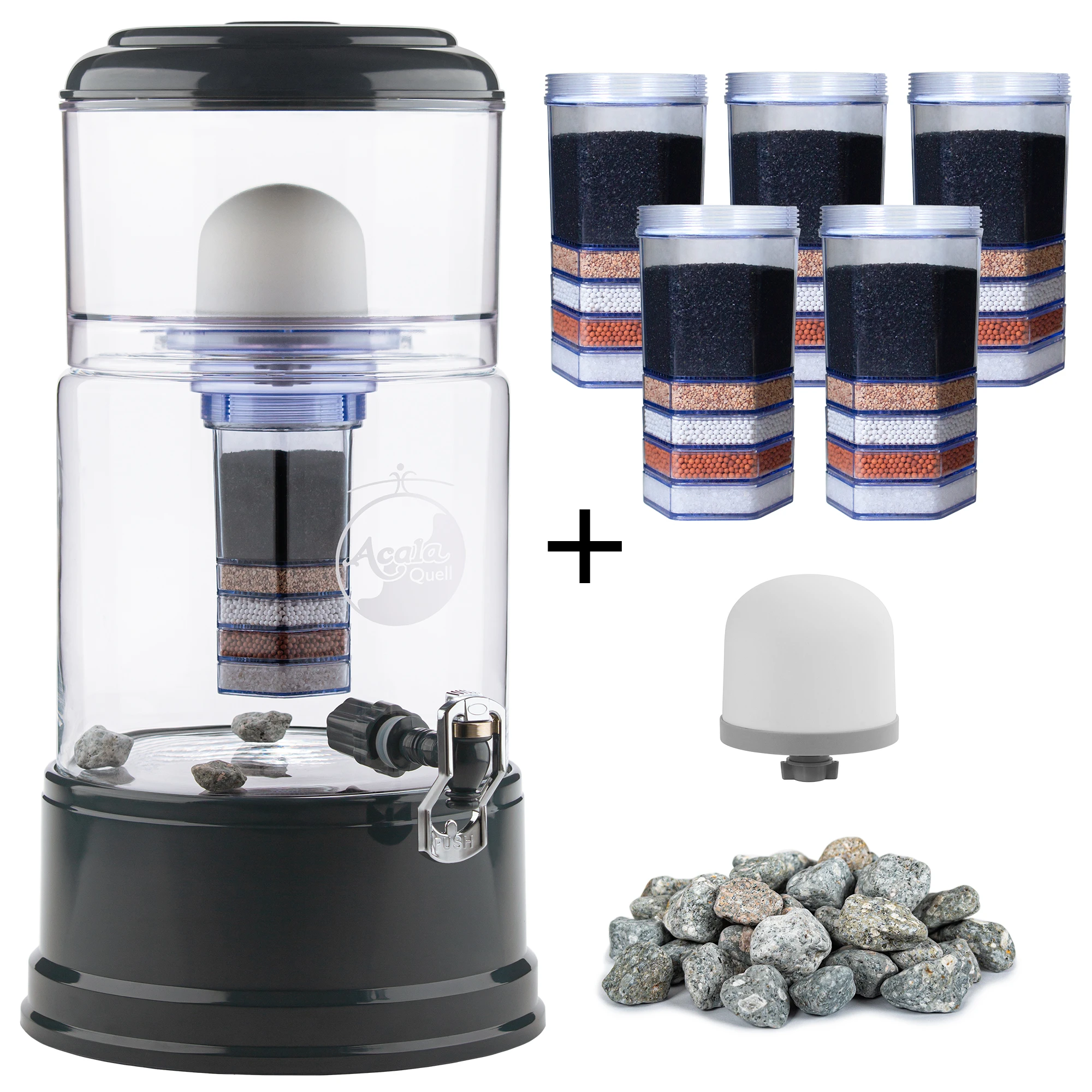 großes Einsteigerpaket AcalaQuell® Smart Kristallklar/Anthrazit Zu sehen ist der Acala Smart in kristallklar-anthrazit inklusive einer Filterkartusche und einem Keramikfilter. Zusätzlich sieht man 5 Filterkartuschen, einen Keramikfilter und einen Haufen Mineralsteine. Man sieht das große Einsteigerpaket für zwei Jahre