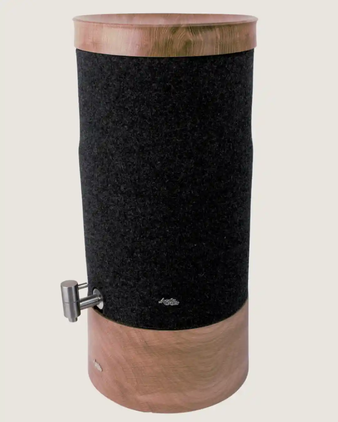 Standwasserfilter Grande von Acala mit Esche Echtholz Deckel und Sockel und Schurwolle Lichtschutz in anthrazit.