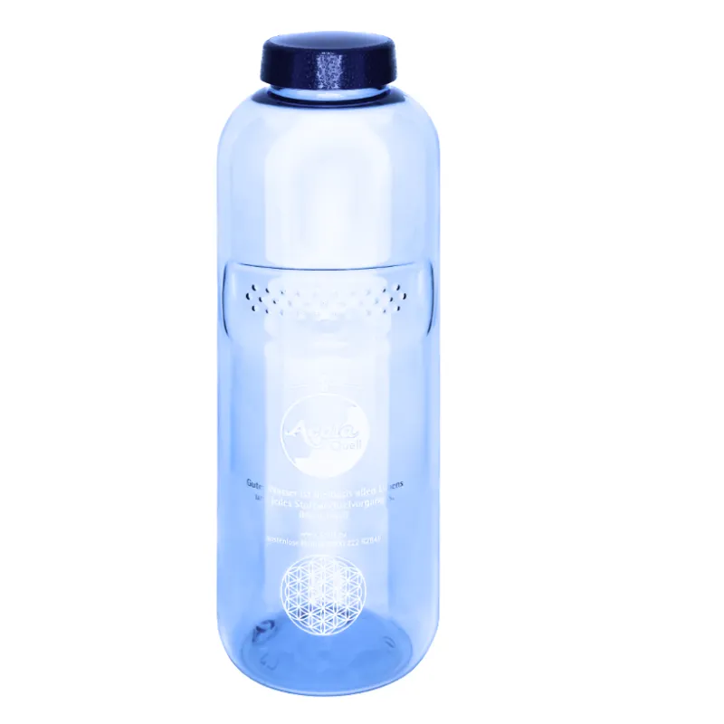Tritanflasche mit blauem Deckel griffmulde ein Liter Akala Logo Druck und Blume des Lebensdruck Einzeln