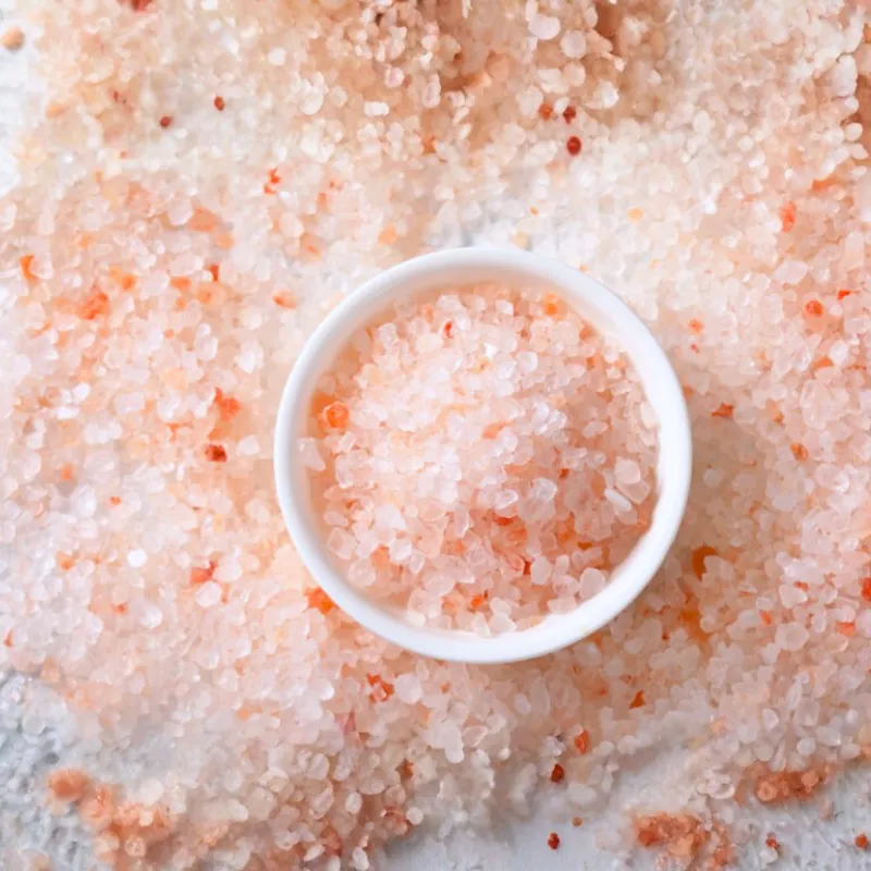 nahansicht auf die groben Salzkörner