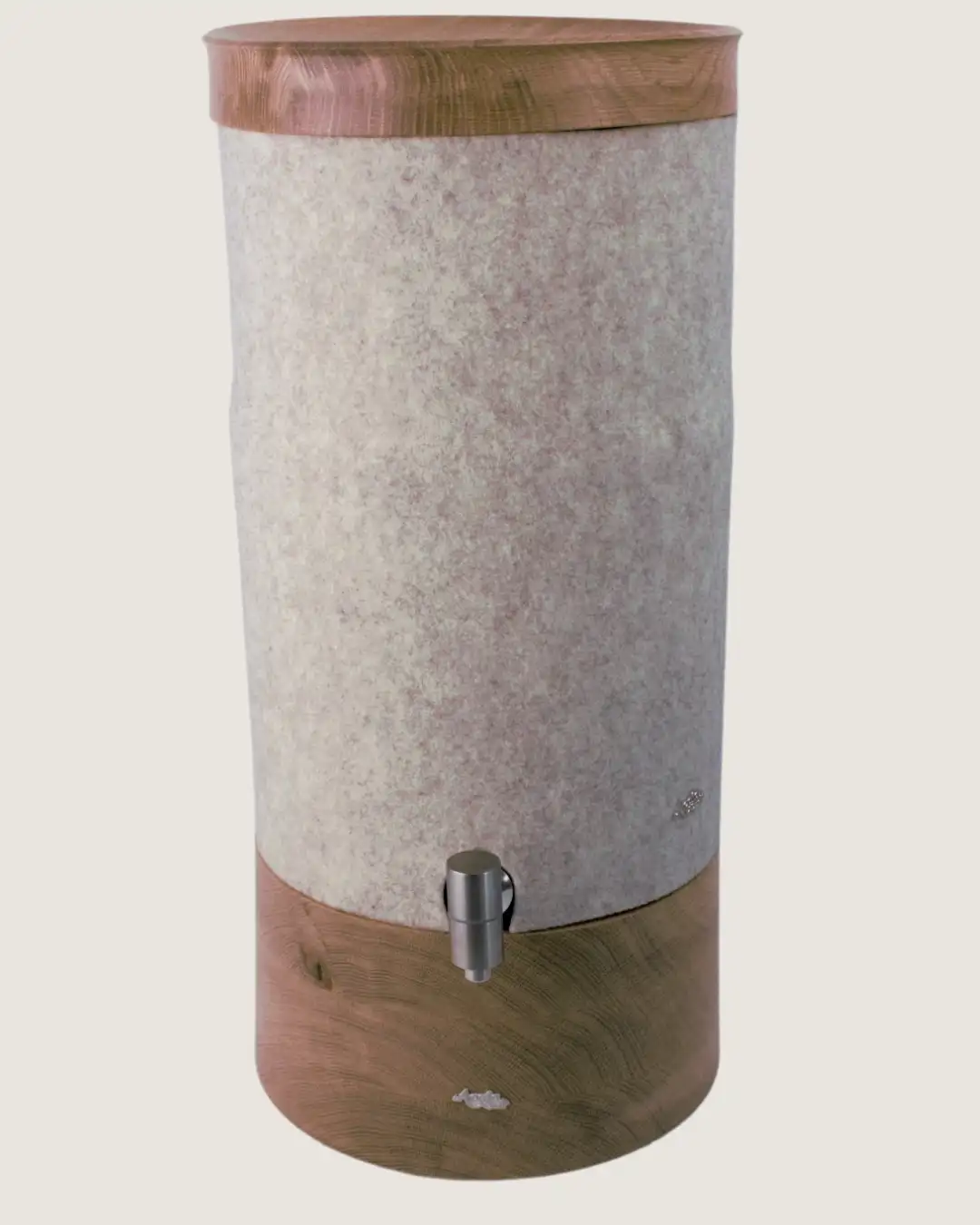 Standwasserfilter Grande von Acala mit Eiche Echtholz Deckel und Sockel und Schurwolle Lichtschutz in beige.