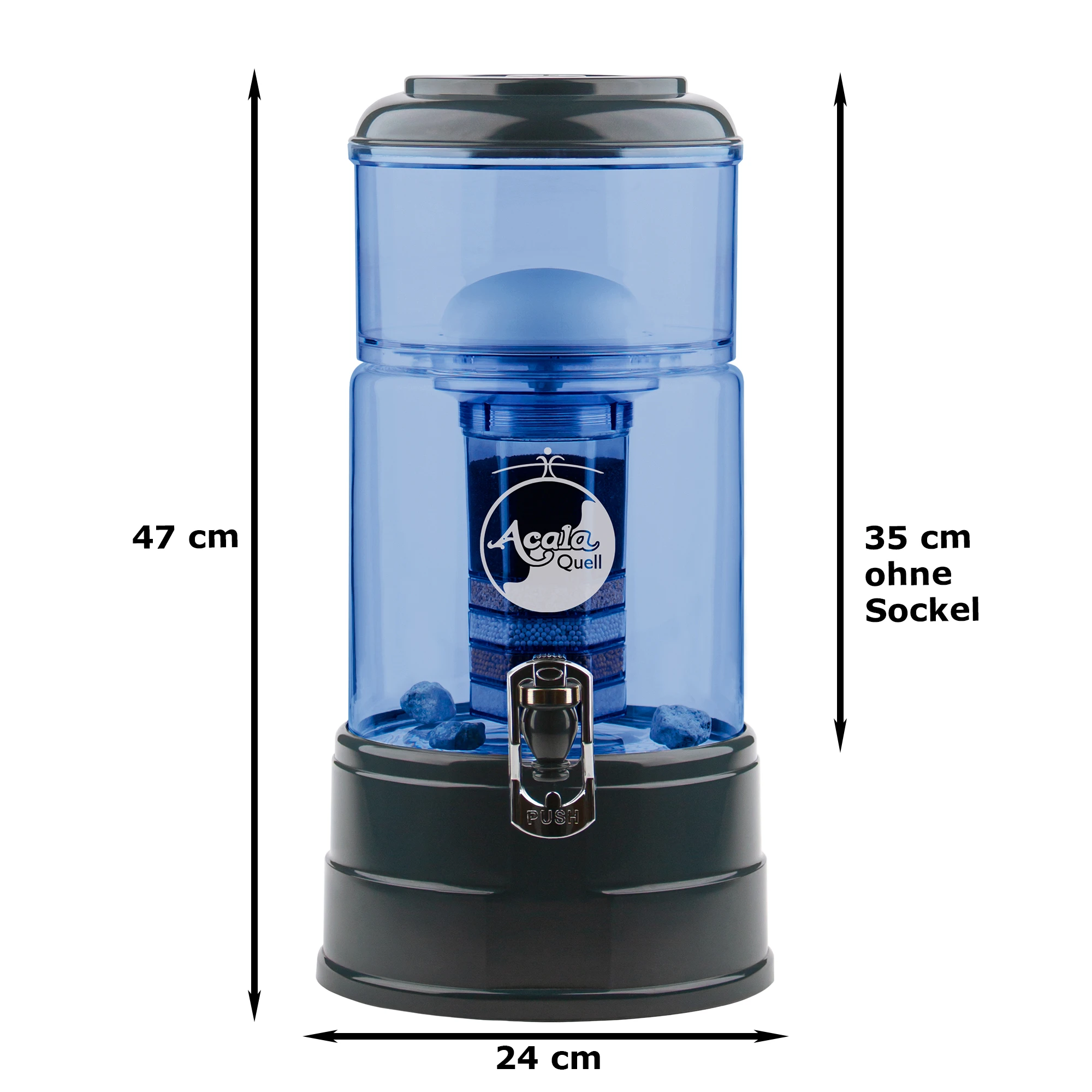 Zu sehen ist der Wasserfilter Mini in blau-anthrazit inklusive Filterkartusche und Keramikfilter, weißer Hintergrund. Sockel, Deckel und Hahn in anthrazit, 5L Glastank und oberer Einfüllbehälter in blau. Am Filter stehen seitlich und unten die Maße.