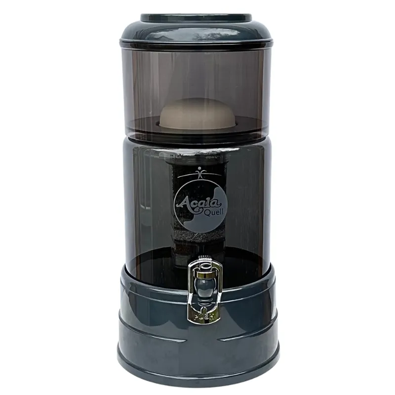 Wasserfilter mit anthrazit farbenem Glas und anthrazit farbenem Deckel und Sockel