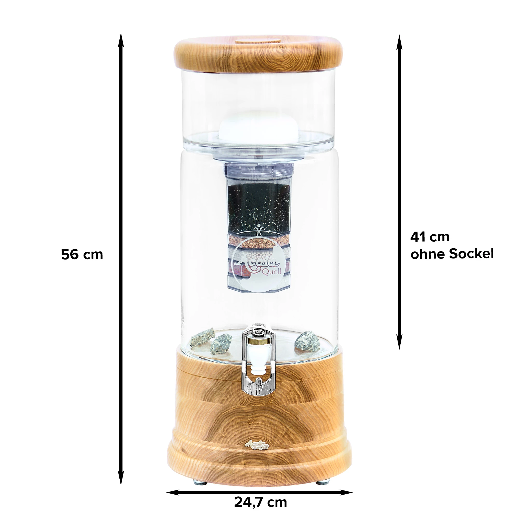 Zu sehen ist der AcalaQuell Midi in kristallklar mit Filterkartusche, Keramikfilter und einem weißen Hahn. Deckel und Sockel sind aus Esche Echtholz. Auf dem Sockel befindet sich ein silbernes Acala Logo. Seitlich und unten am Filter stehen Maße.