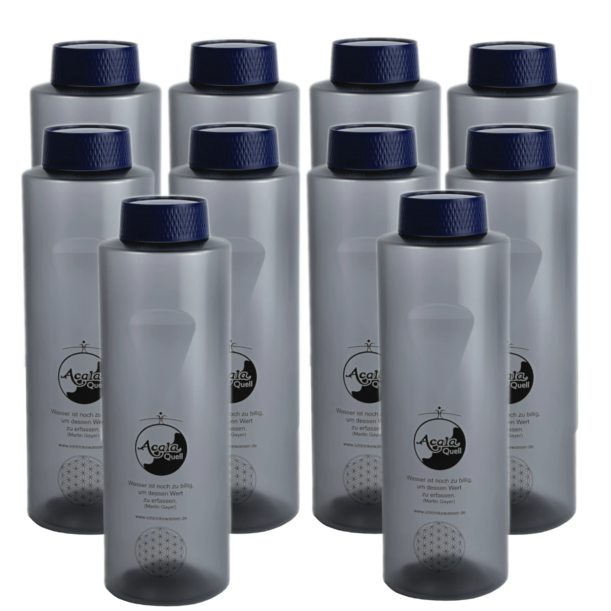 Zu sehen sind 10 Trinkflaschen in anthrazit mit blauem Schraubdeckel vor weißem Hintergrund.