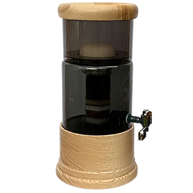 AcalaQuell Mini in Anthrazit mit getöntem Oberbehälter, klarem Glastank und rund geformtem Deckel und Sockel aus Eschenholz