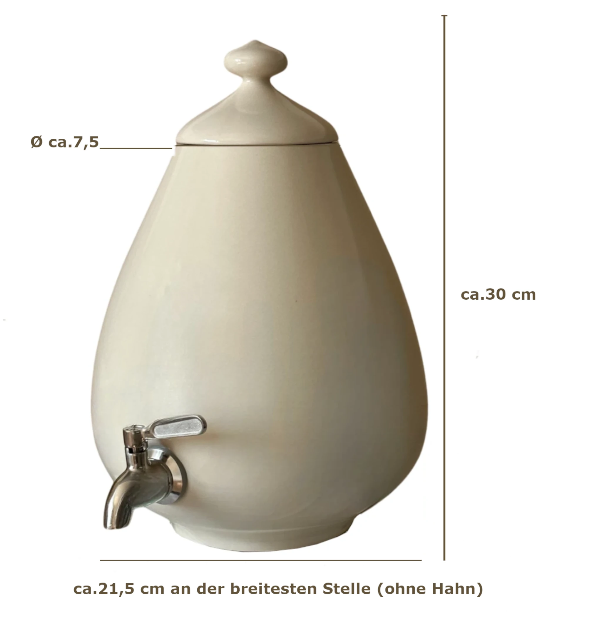 Zu sehen ist ein 5L Porzellan Ei aus Handarbeit von Acala vor weißem Hintergrund. Es ist beige und hat einen Yakawa Edelstahl Wasserhahn verbaut. An dem Ei sind schwarze Pfeile an den Maße stehen.