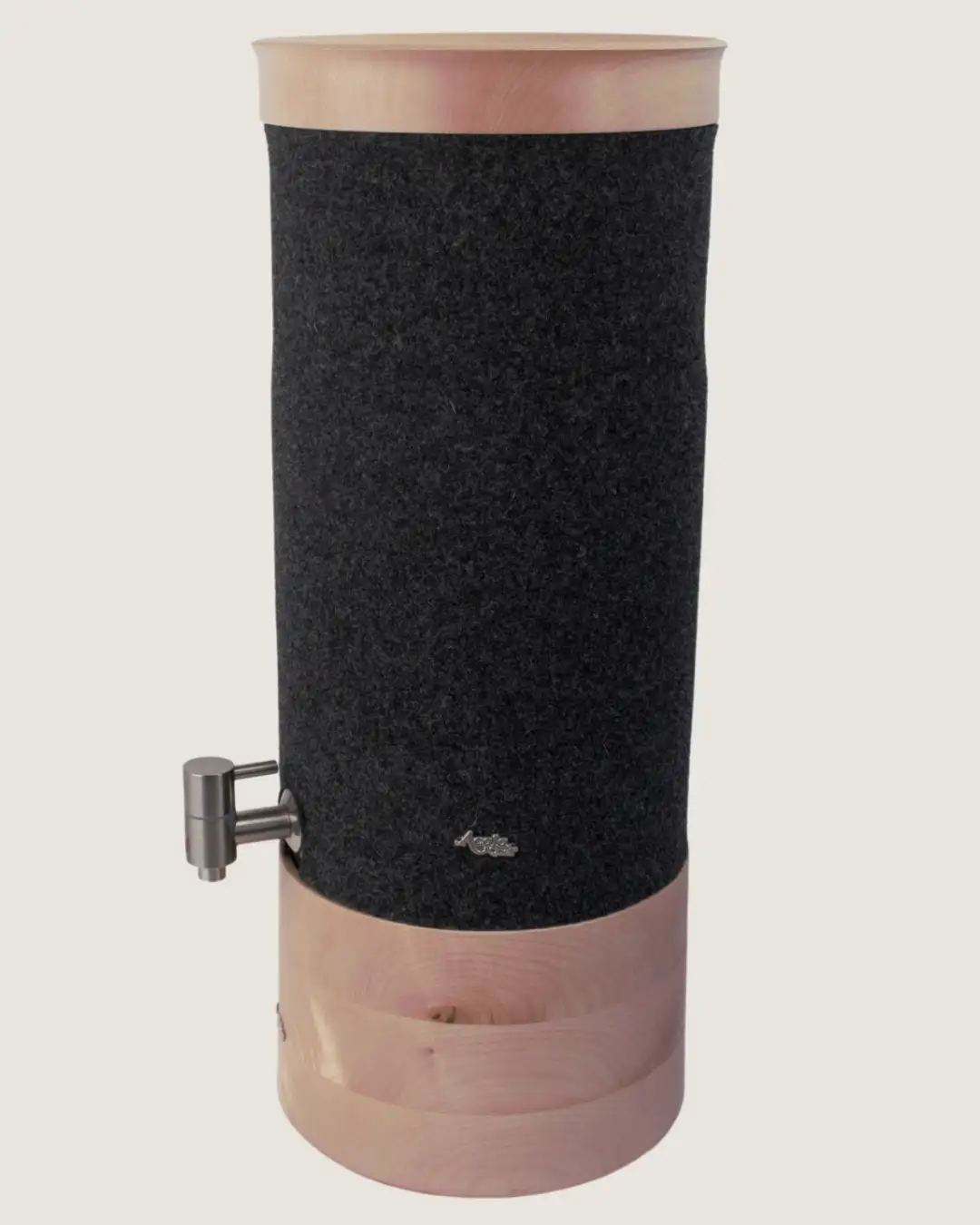 Standwasserfilter Midi von Acala mit Esche Echtholz Deckel und Sockel und Schurwolle Lichtschutz in anthrazit.