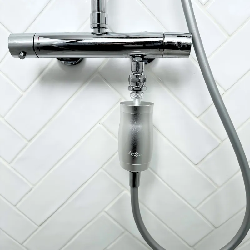 Wasserfilter Armatur an Mischbatterie geschraubt