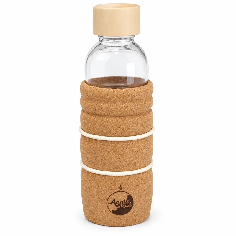 Klaasflasche mit einer Korkomantelung und einem Zirbenholzdeckel